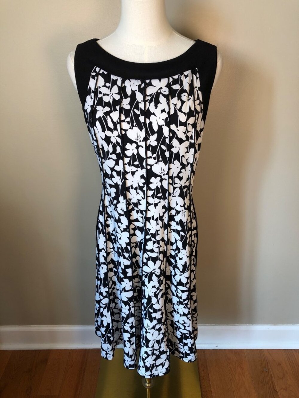 Perceptions New York Sleeveless Black & White Floral A-Line Dress Size M